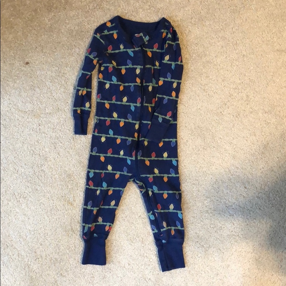 EUC Christmas onesie from old navy. 18-24m